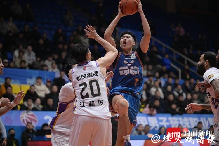 四川男篮主场憾负 12轮后难求一胜 四川男篮主场憾负 12轮后难求一胜